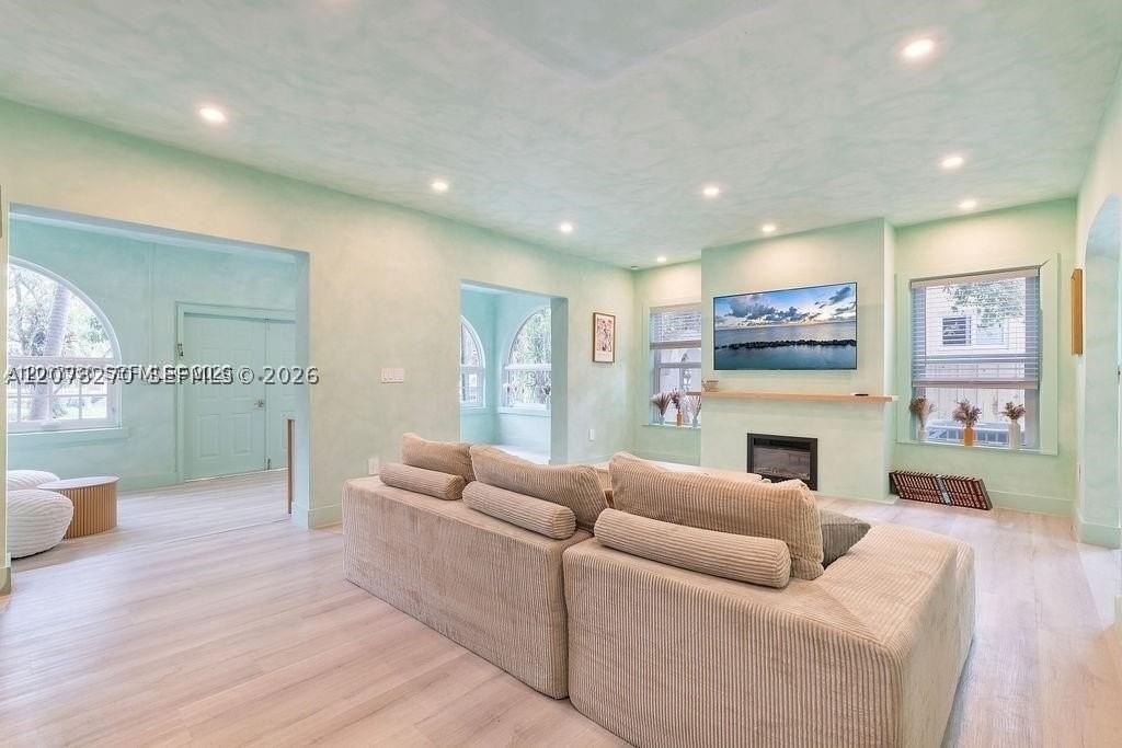 22 Ne 44th St #0 - Photo 5 of 50