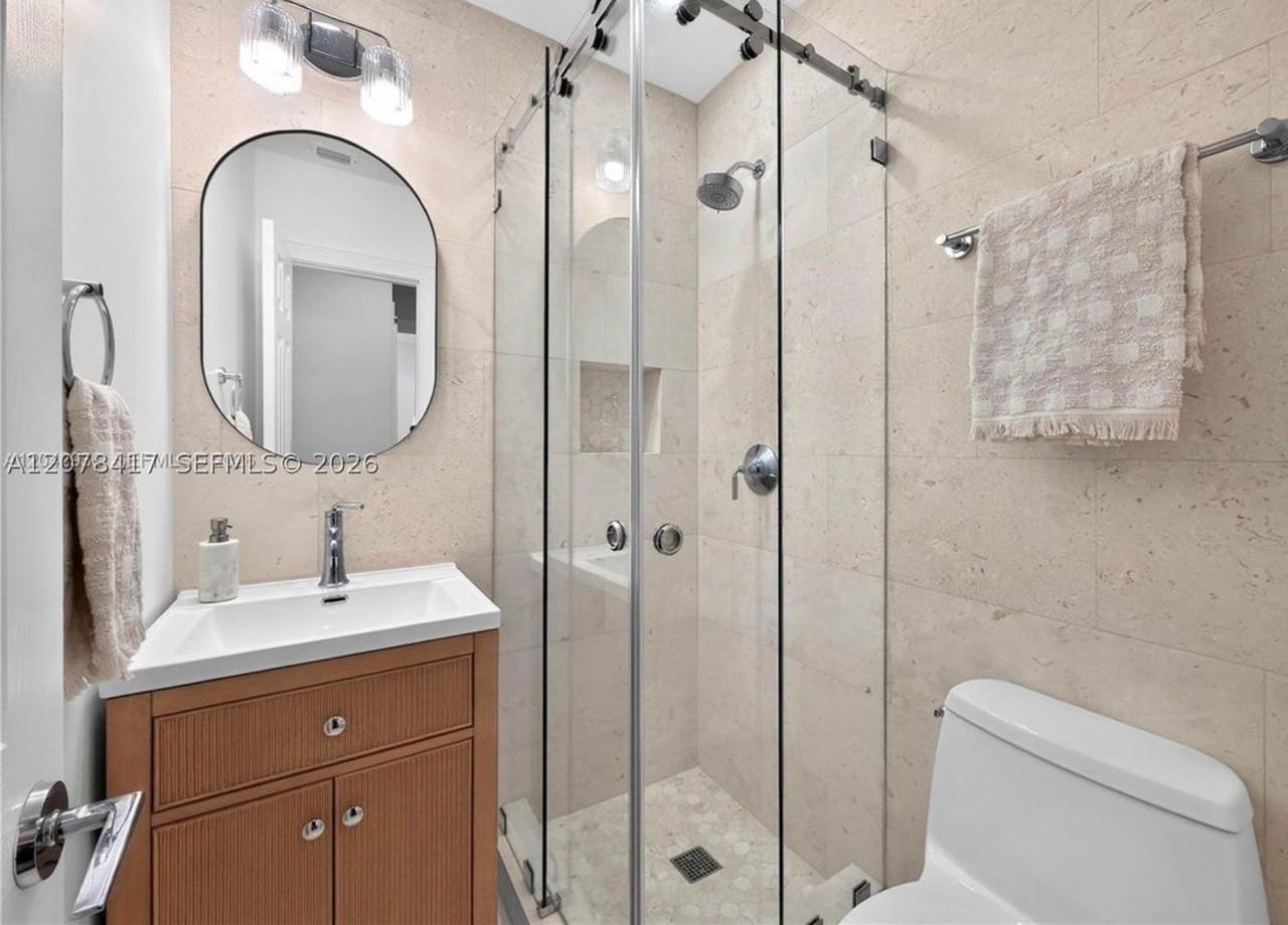 4943 Riviera Dr - Photo 3 of 26