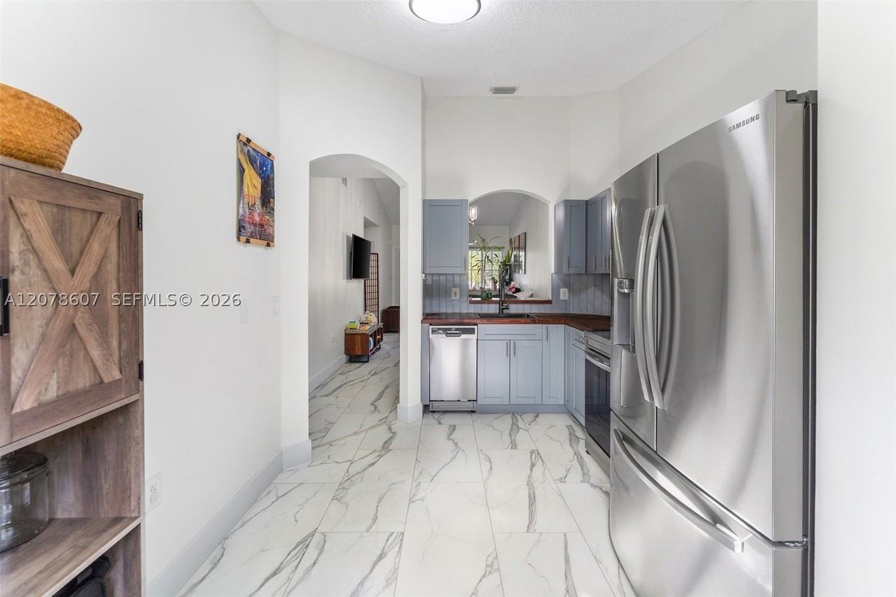 2140 Nw 78th Ave #204 - Photo 4 of 21