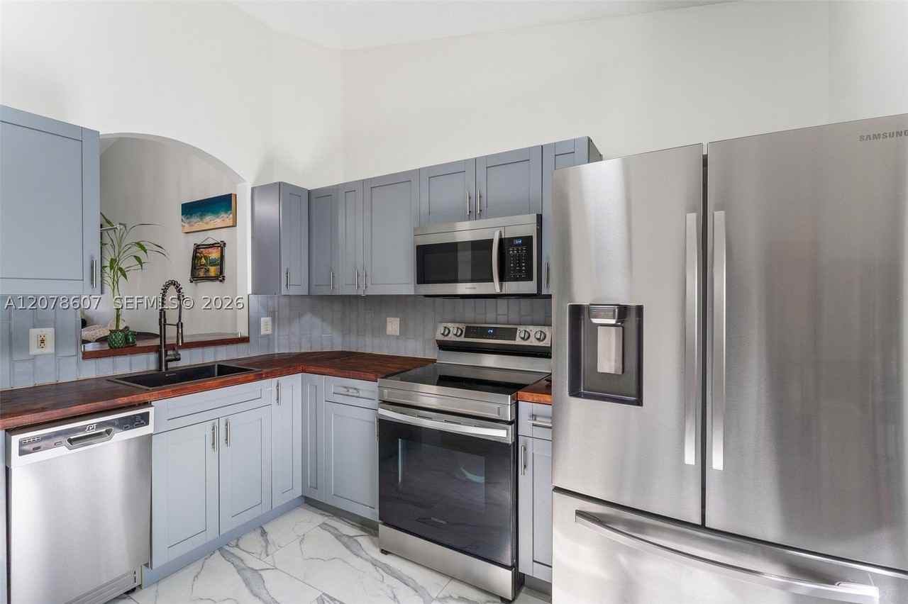 2140 Nw 78th Ave #204 - Photo 5 of 21