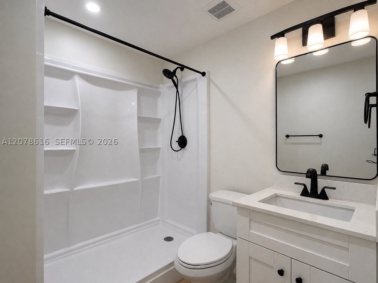 2510 Scott St #2 - Photo 4 of 12