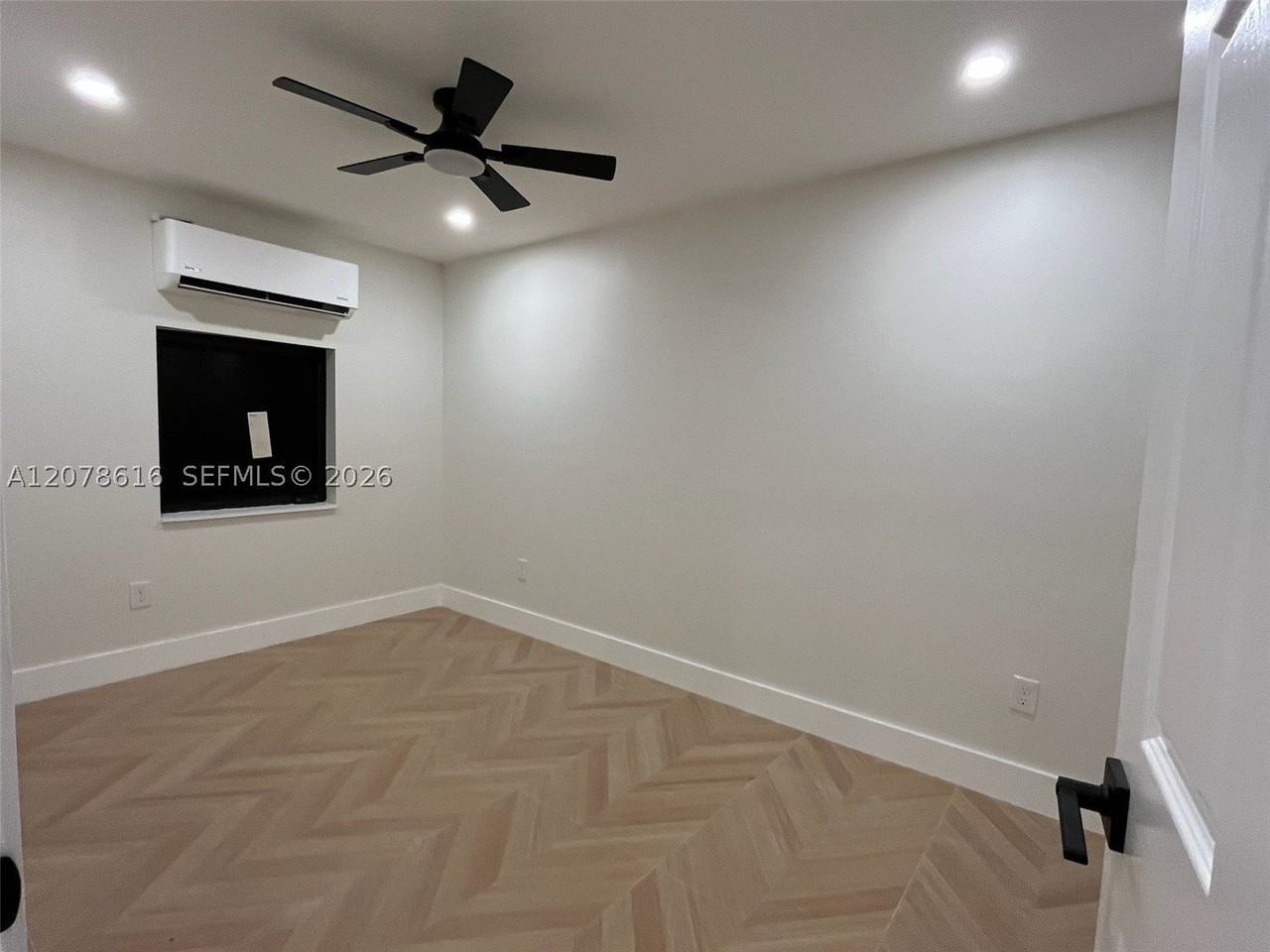 2510 Scott St #2 - Photo 7 of 12