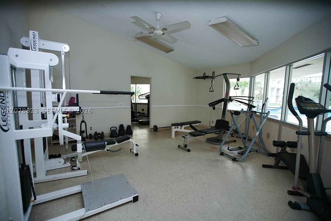300 Ne 12th Ave #703 - Photo 7 of 19