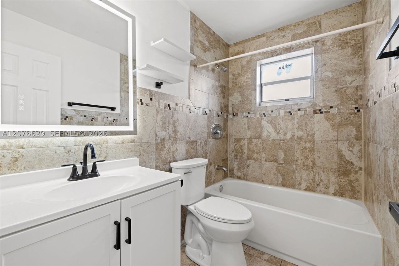 1800 Sw 25th St #2305 - Photo 6 of 14