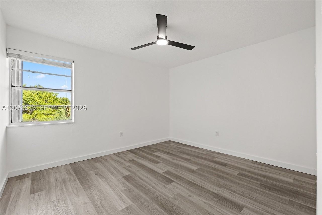 1800 Sw 25th St #2305 - Photo 7 of 14