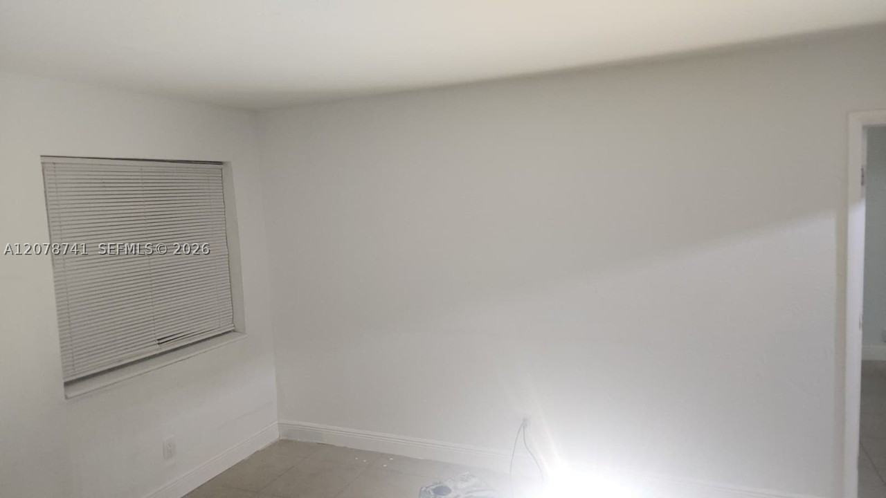 2736 Nw 15th St #00 - Photo 6 of 8