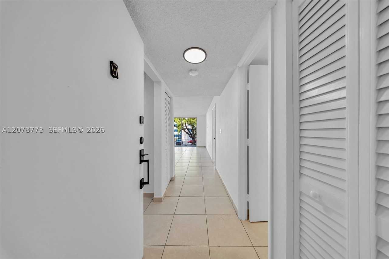 9360 Fontainebleau Blvd #208