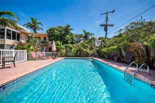 9400 E Bay Harbor Dr #3 - Photo 1 of 1