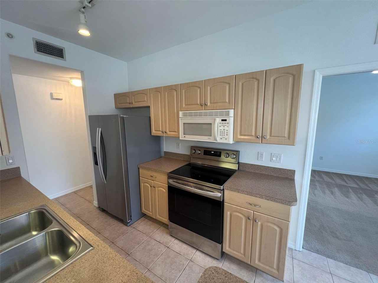 4270 Vicenza Dr #B40 - Photo 5 of 43