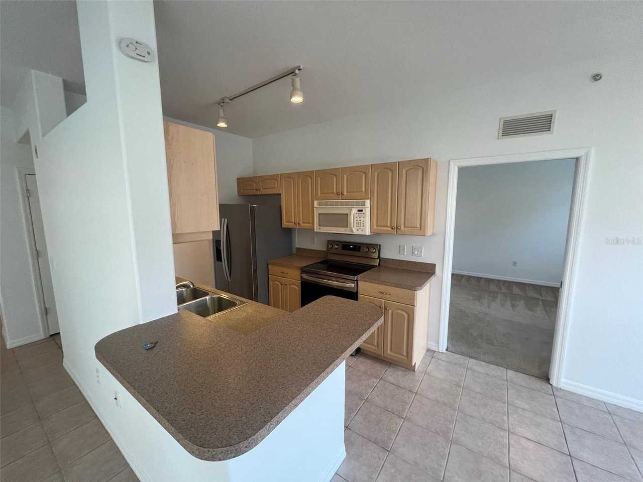 4270 Vicenza Dr #B40 - Photo 7 of 43