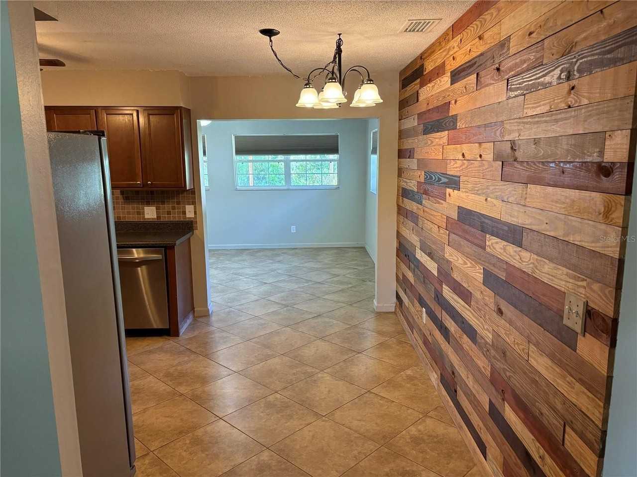 6024 48th Avenue Dr E - Photo 3 of 30