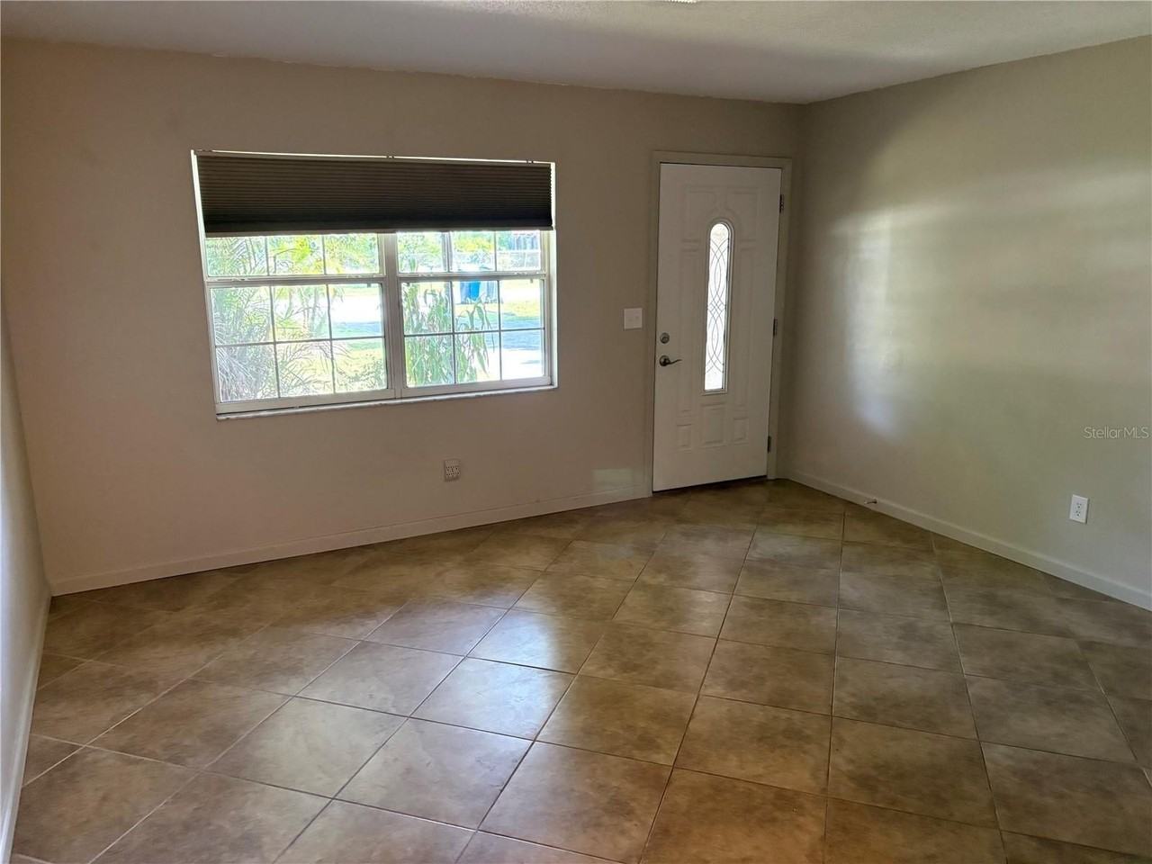 6024 48th Avenue Dr E - Photo 4 of 30