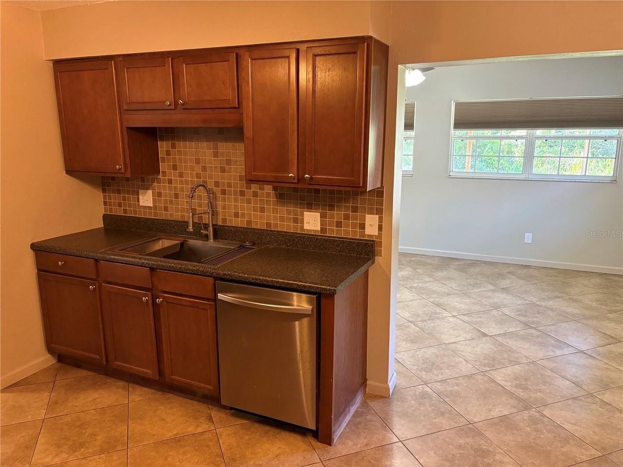 6024 48th Avenue Dr E - Photo 7 of 30