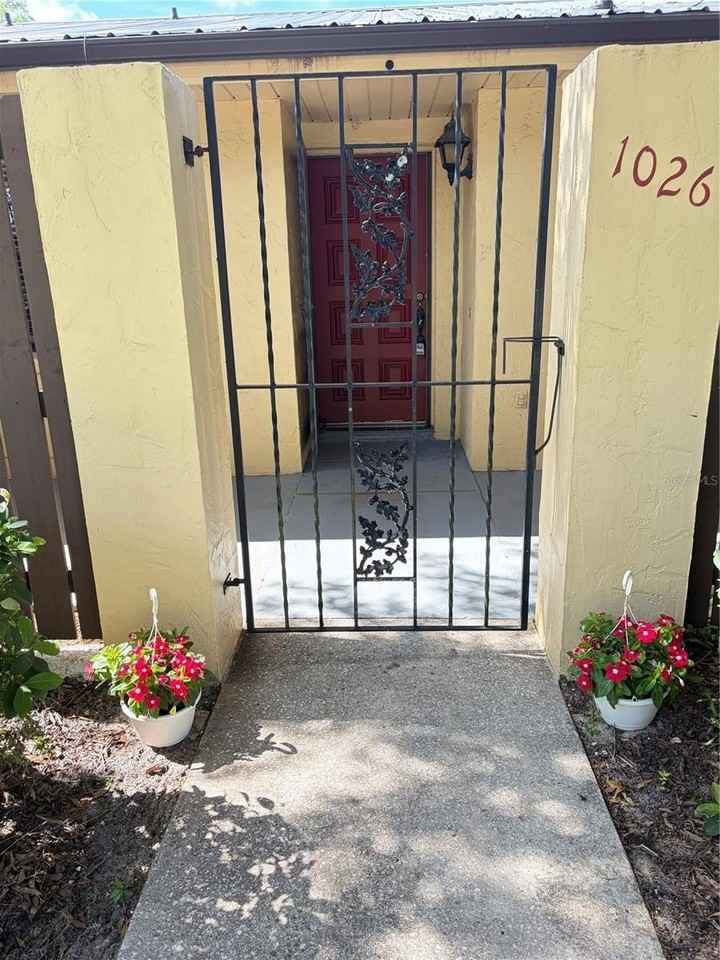 1026 Medinah Dr - Photo 2 of 29