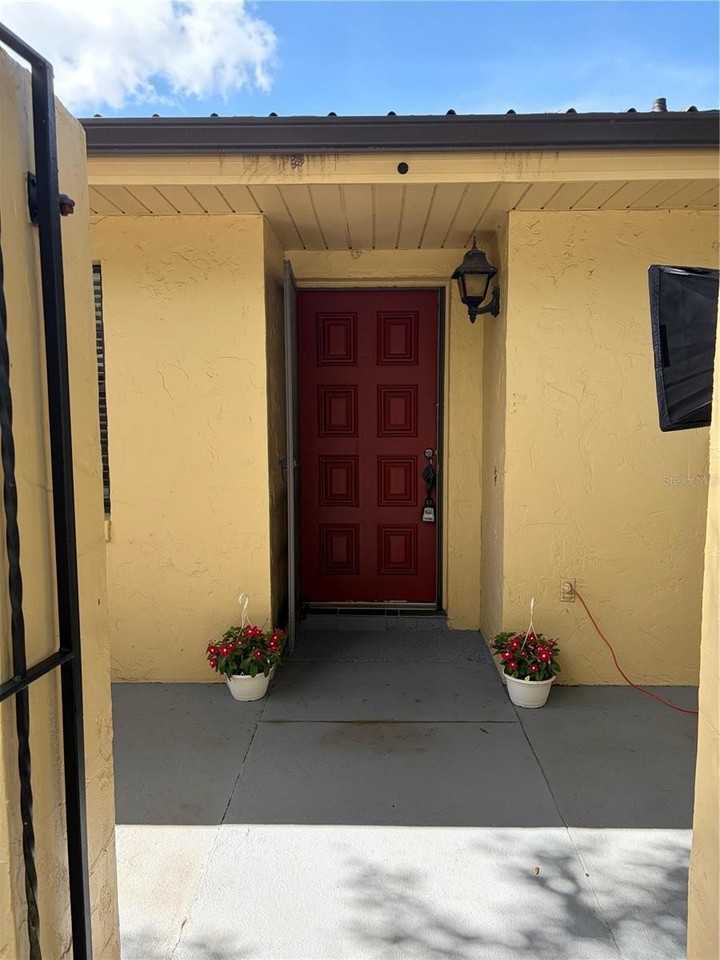 1026 Medinah Dr - Photo 3 of 29