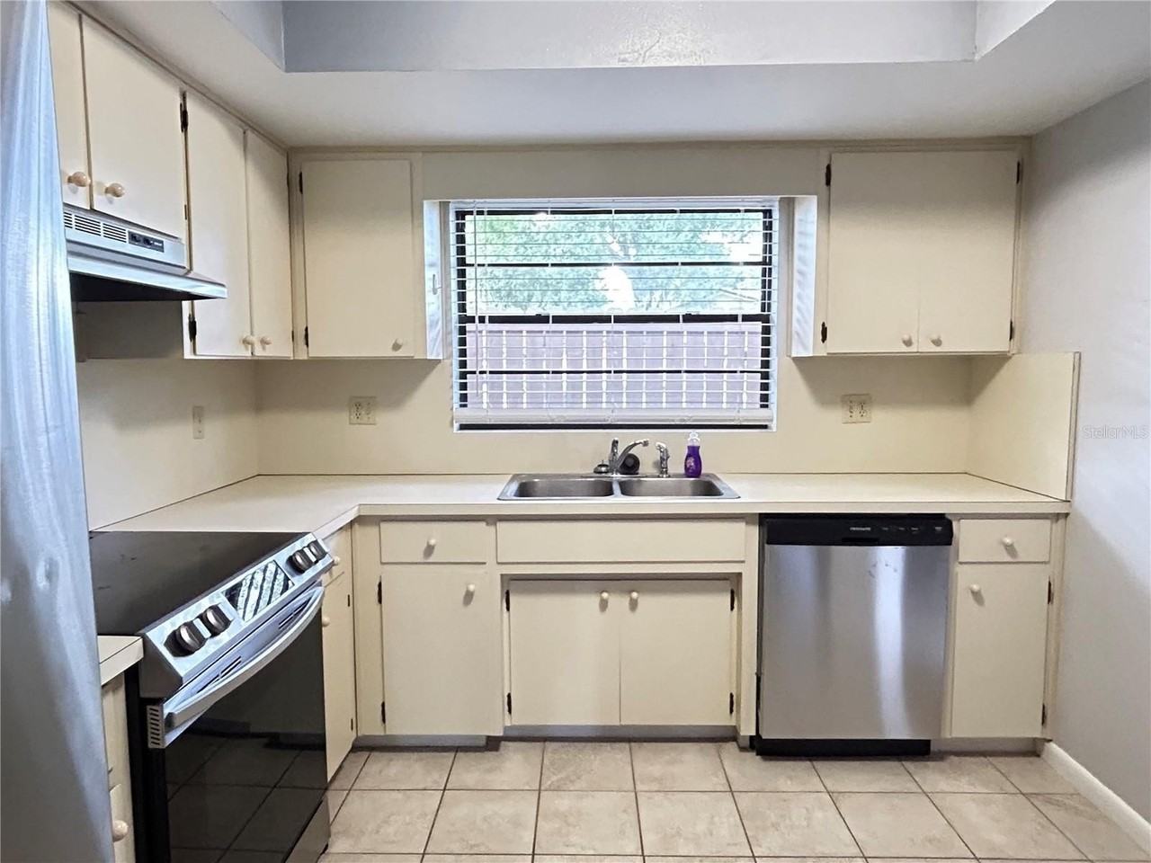 1026 Medinah Dr - Photo 4 of 29