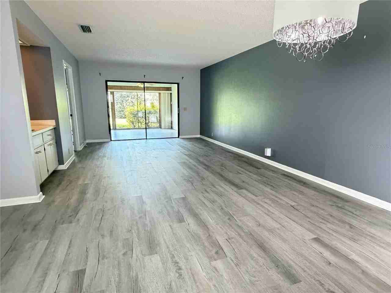 1026 Medinah Dr - Photo 7 of 29