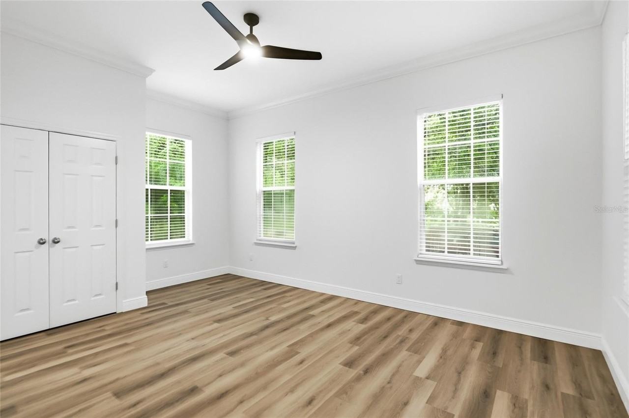 912 Waterside Dr - Photo 6 of 50