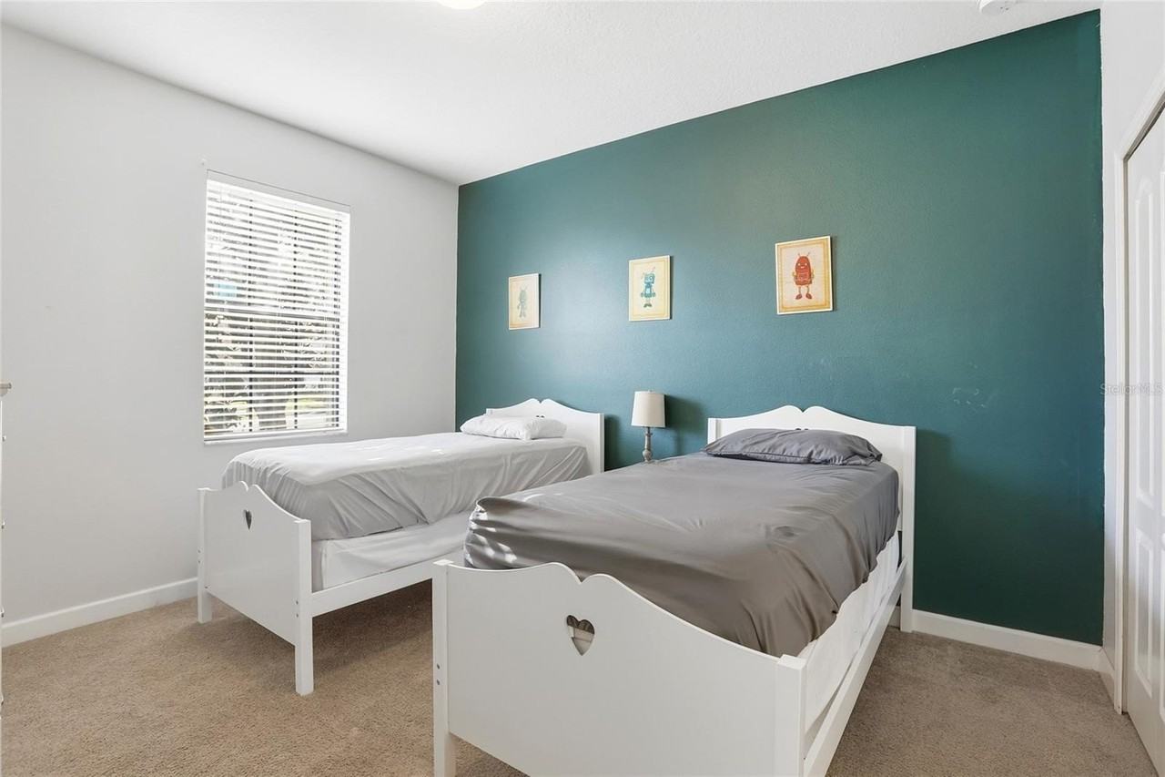 9039 Shadow Mountain St - Photo 4 of 50