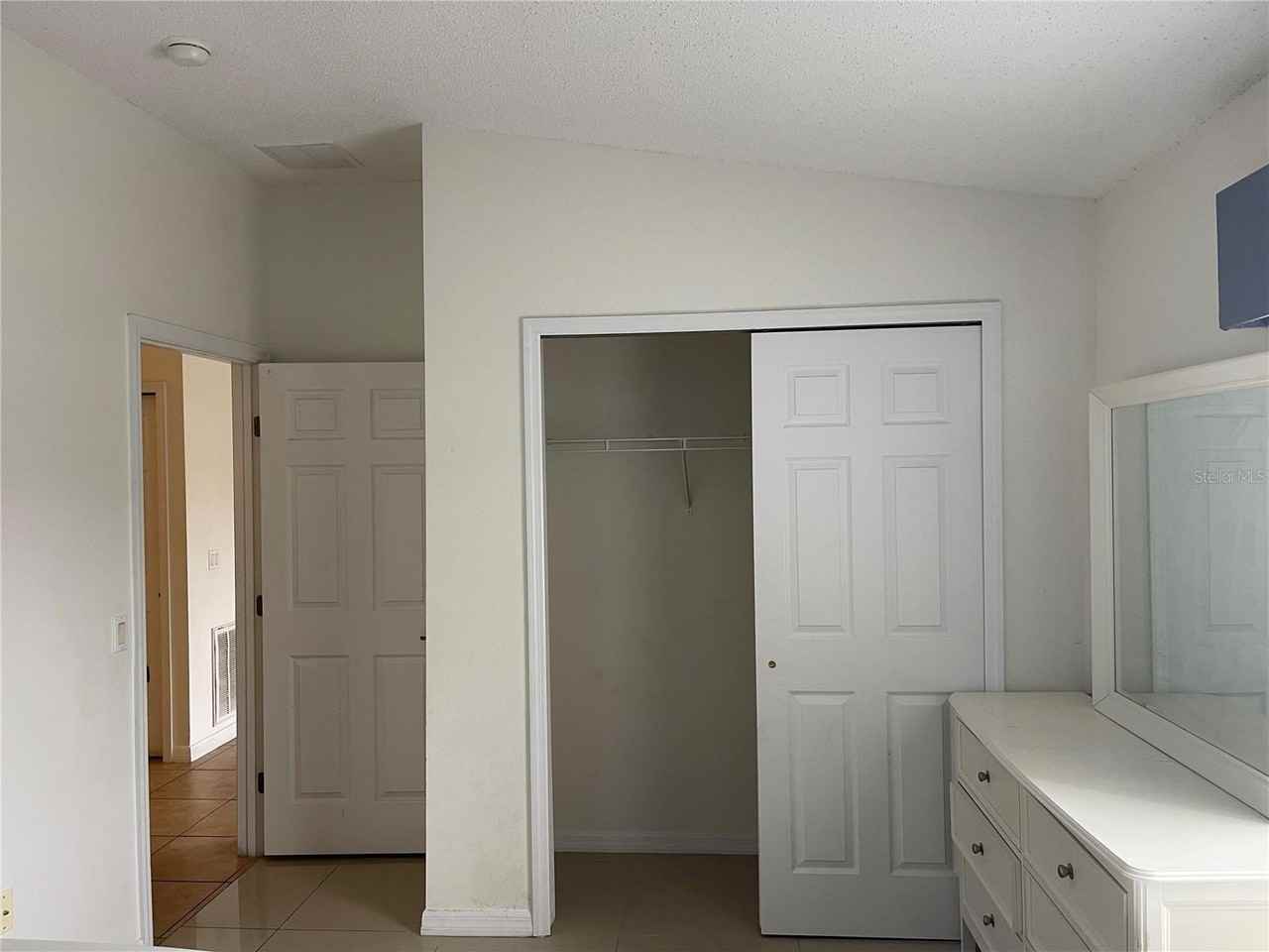 3166 Sun Lake Ct #B - Photo 7 of 25