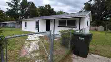 featured image of 2401 Ne 19th Ave