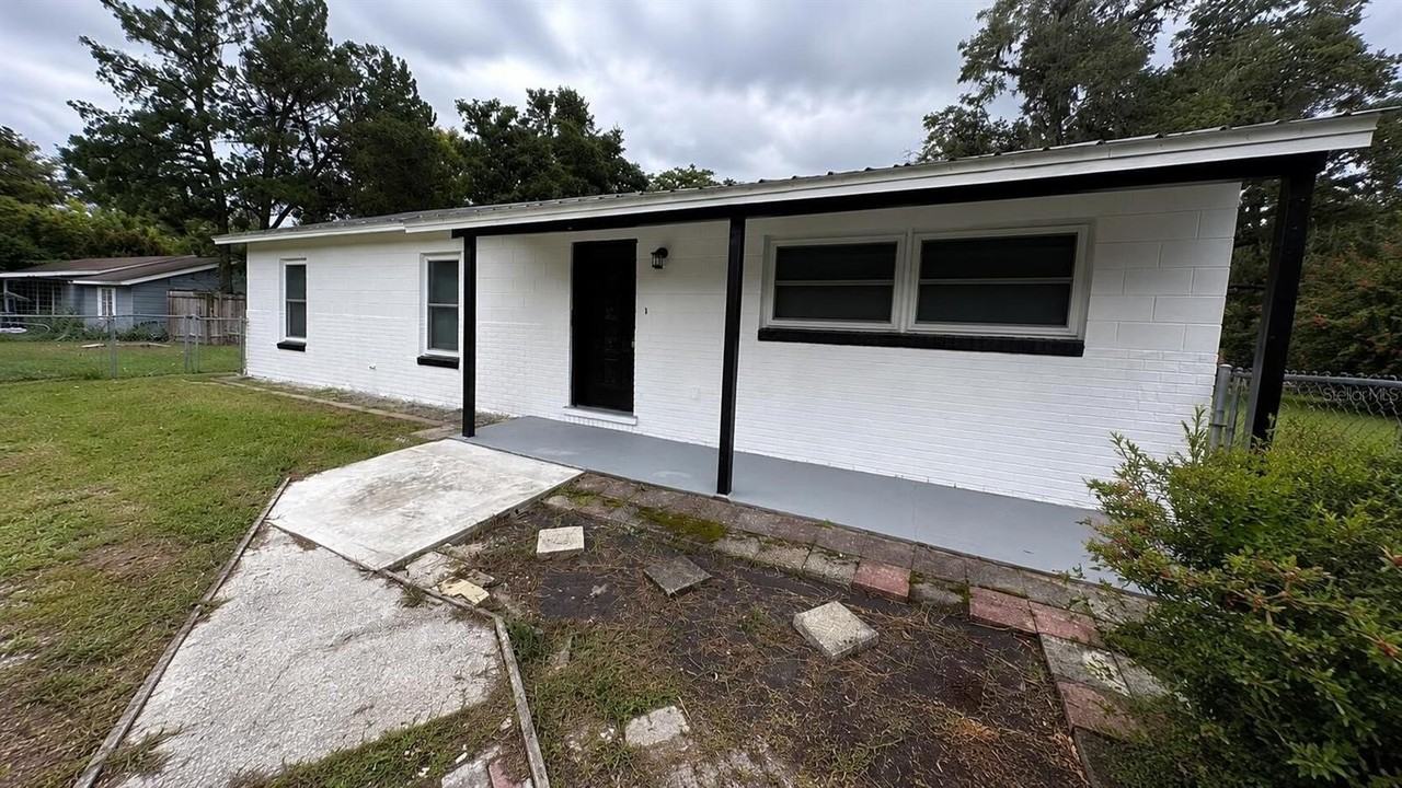 2401 Ne 19th Ave - Photo 2 of 29