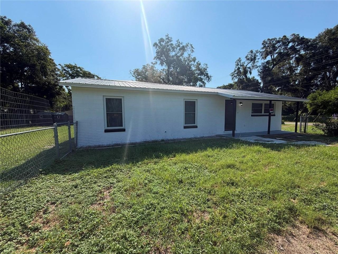2401 Ne 19th Ave - Photo 3 of 29