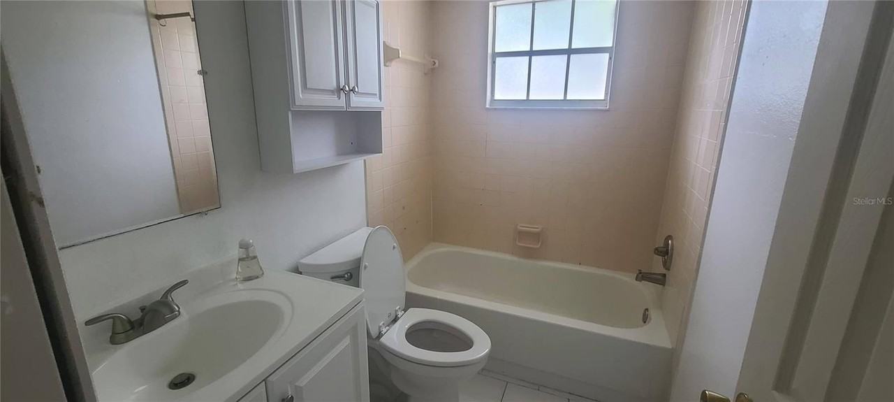 580 Fairways Ln #G203 - Photo 3 of 5