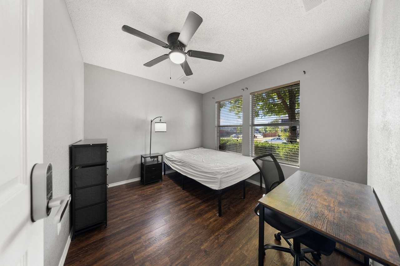 Canyonridge Dr - Photo 6 of 12