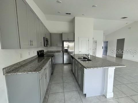 420 Bloomfield Dr - Photo 5 of 10