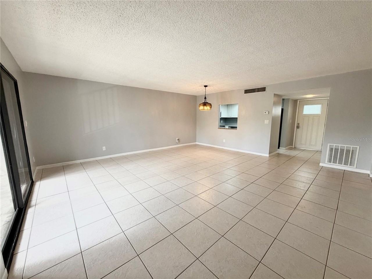 105 4th Ave Ne #302 - Photo 3 of 17