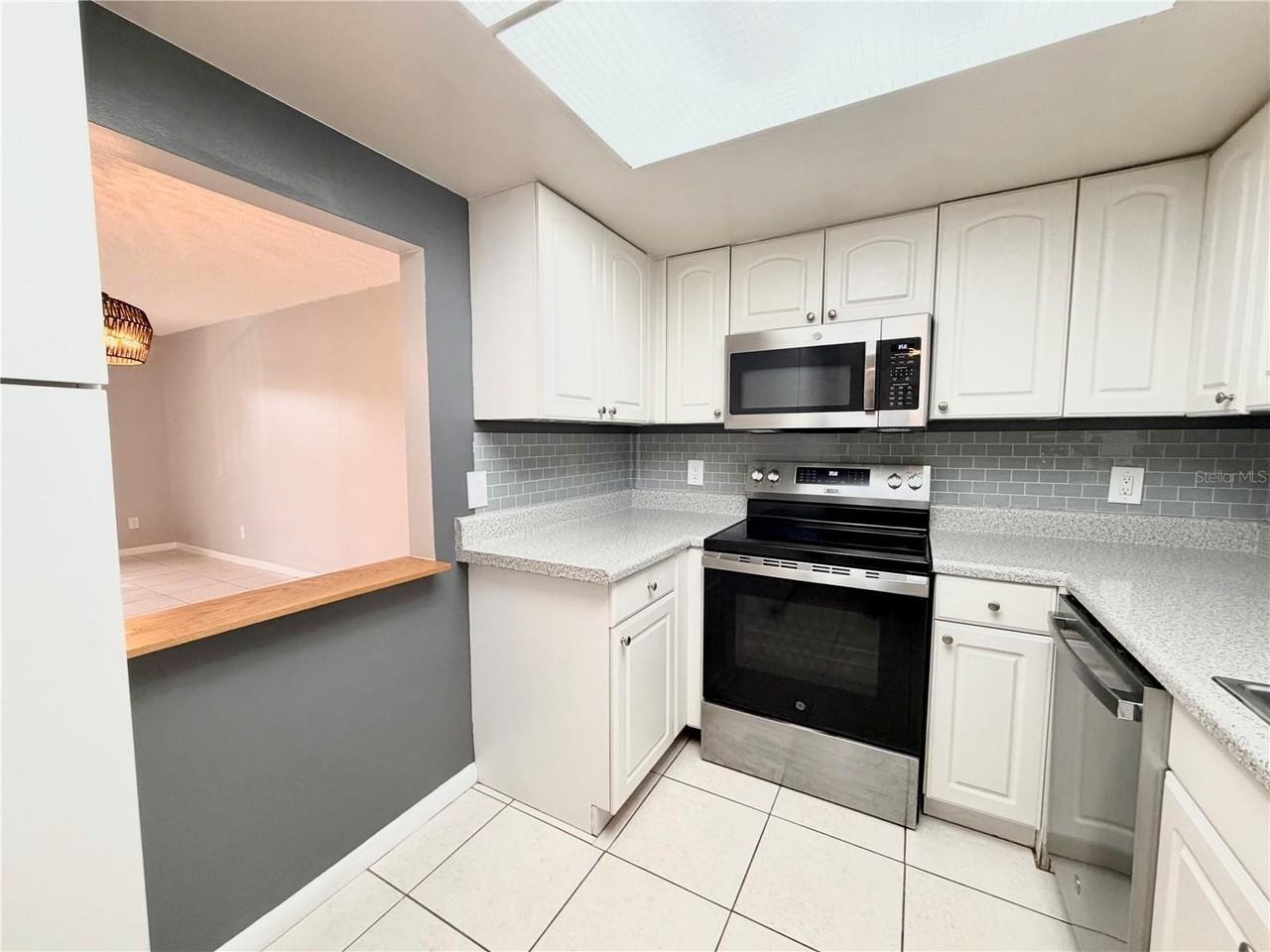 105 4th Ave Ne #302 - Photo 4 of 17