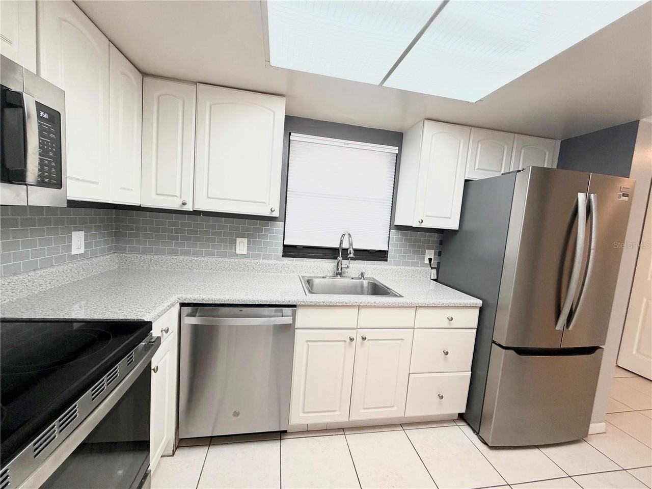 105 4th Ave Ne #302 - Photo 5 of 17