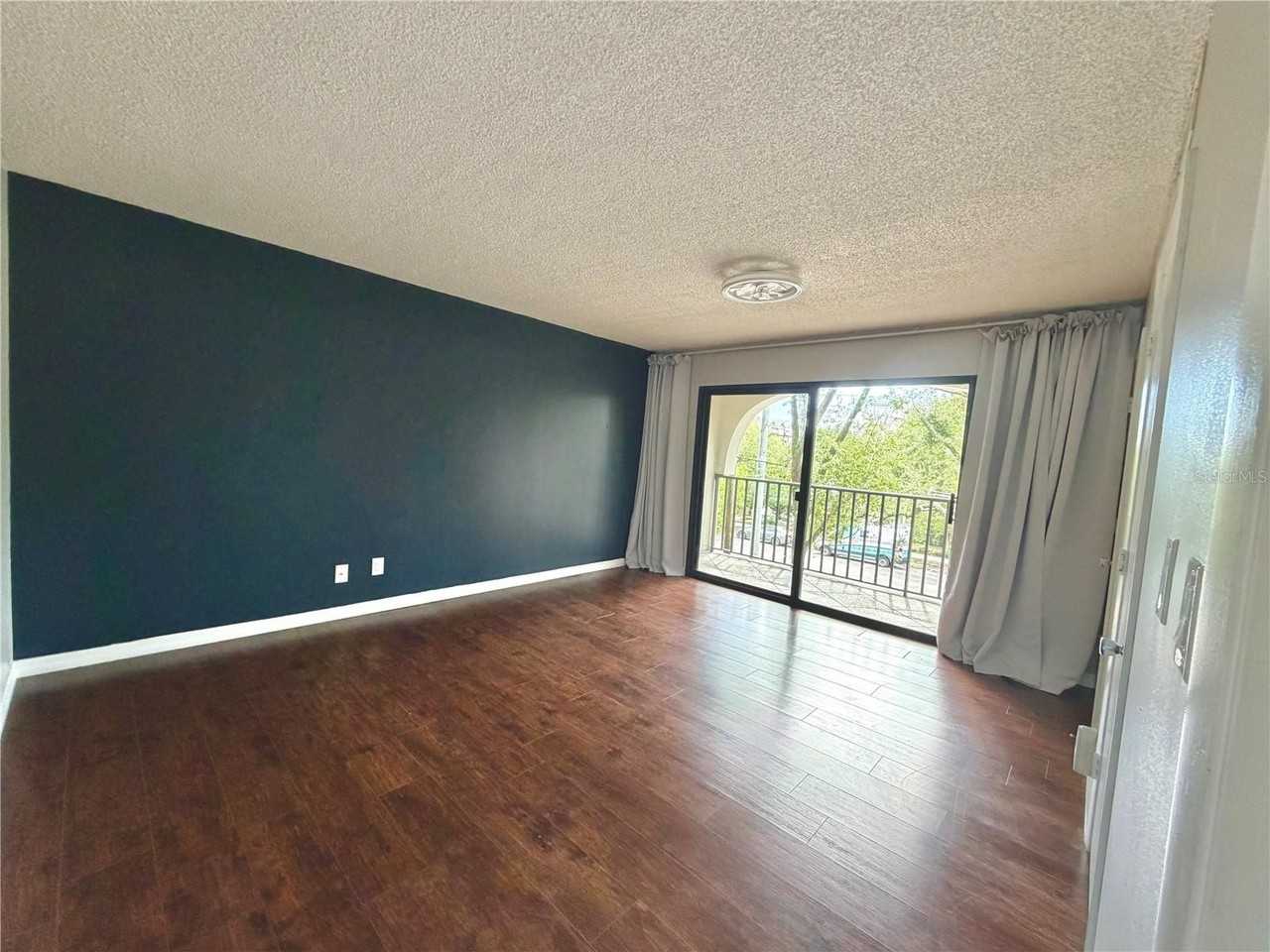 105 4th Ave Ne #302 - Photo 6 of 17