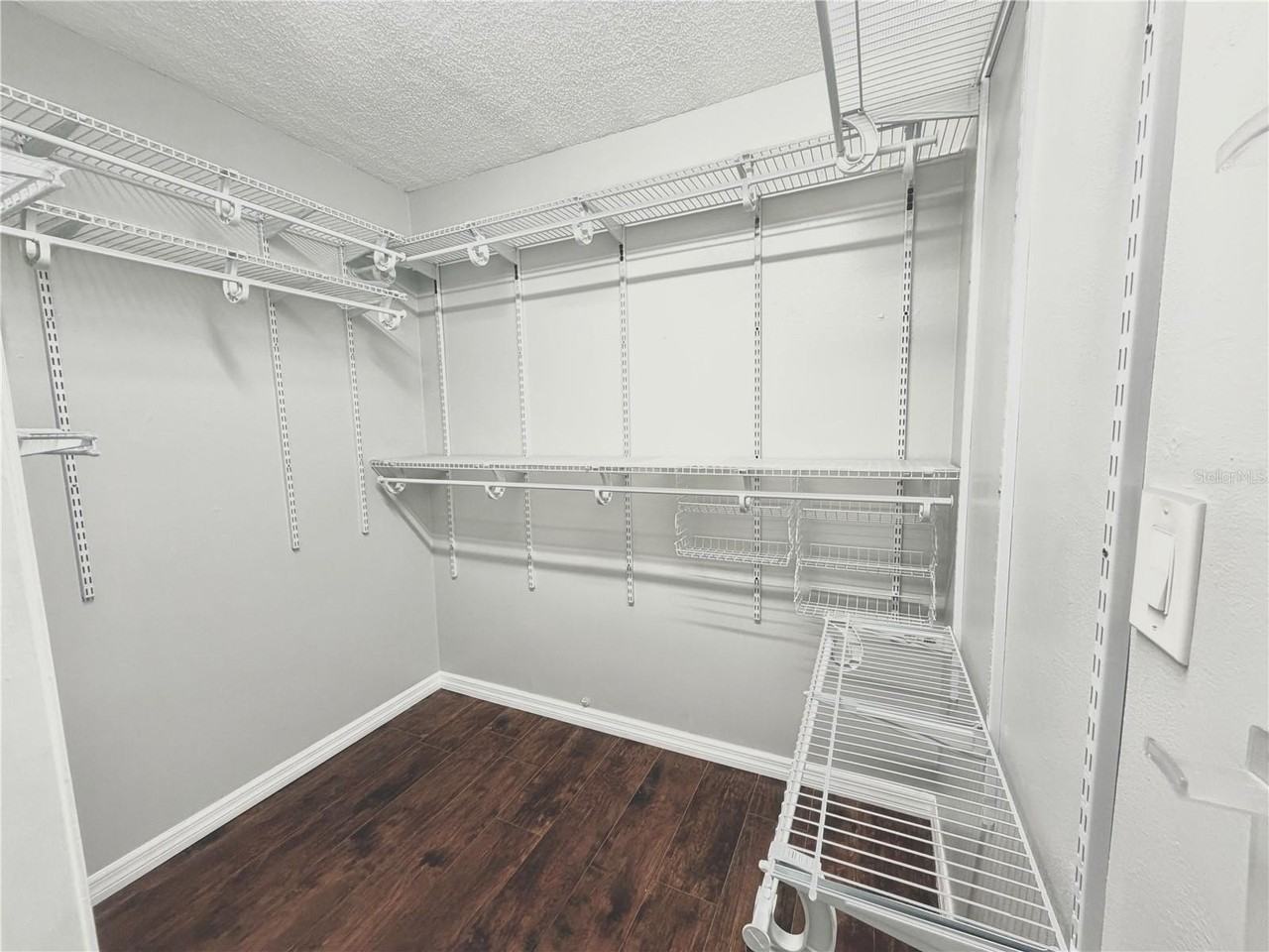 105 4th Ave Ne #302 - Photo 7 of 17