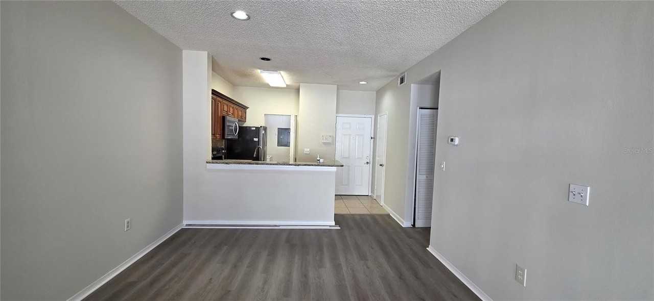 4115 Chatham Oak Ct #210 - Photo 3 of 39