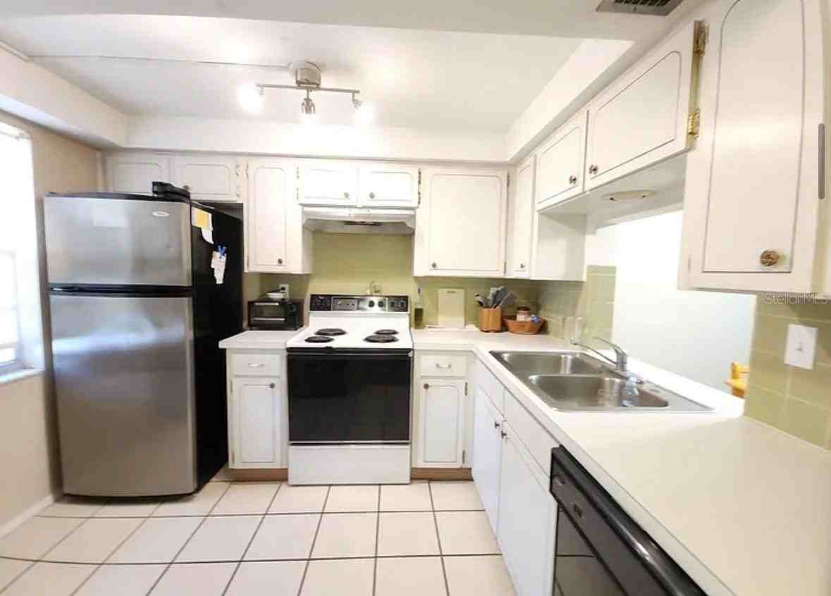 4240 Sheldon Pl #4240 - Photo 5 of 24