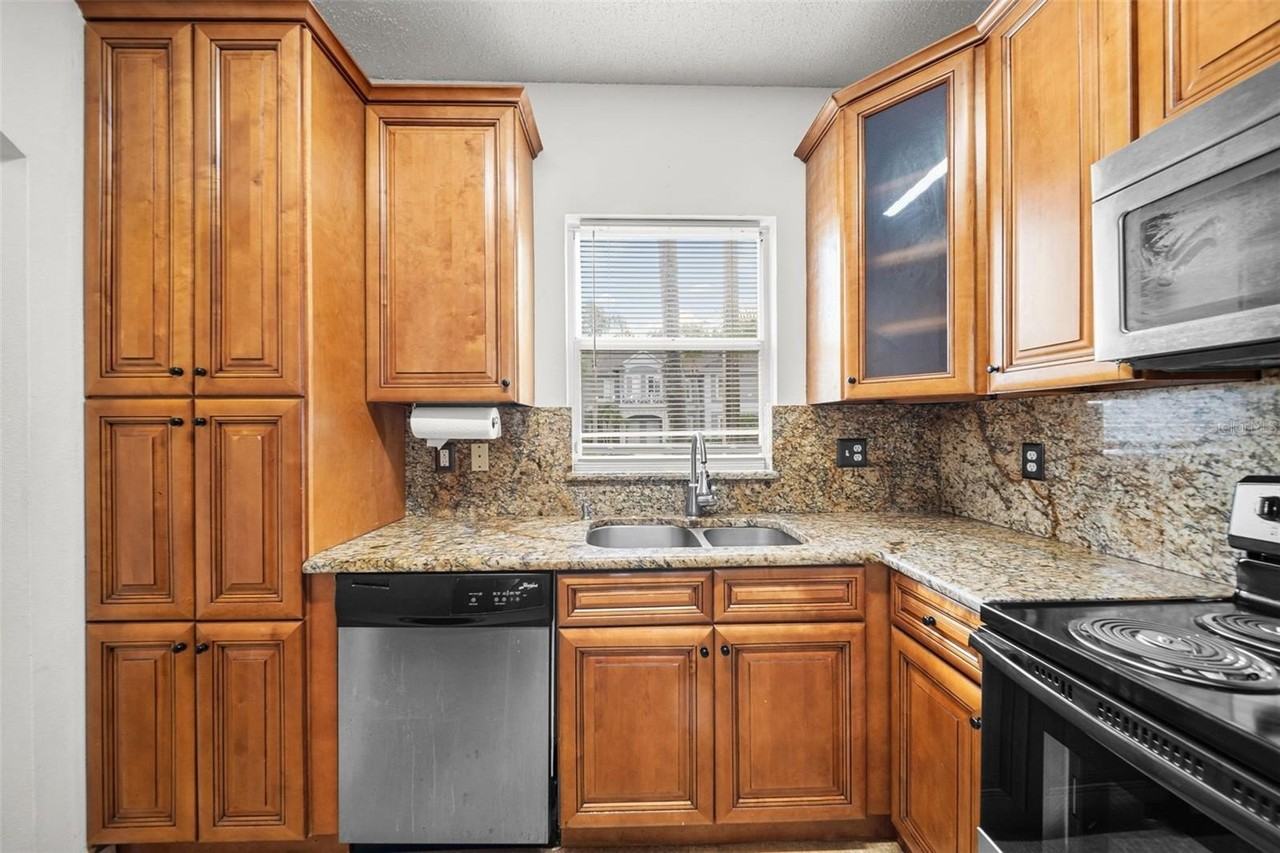 18171 Paradise Point Dr - Photo 6 of 50