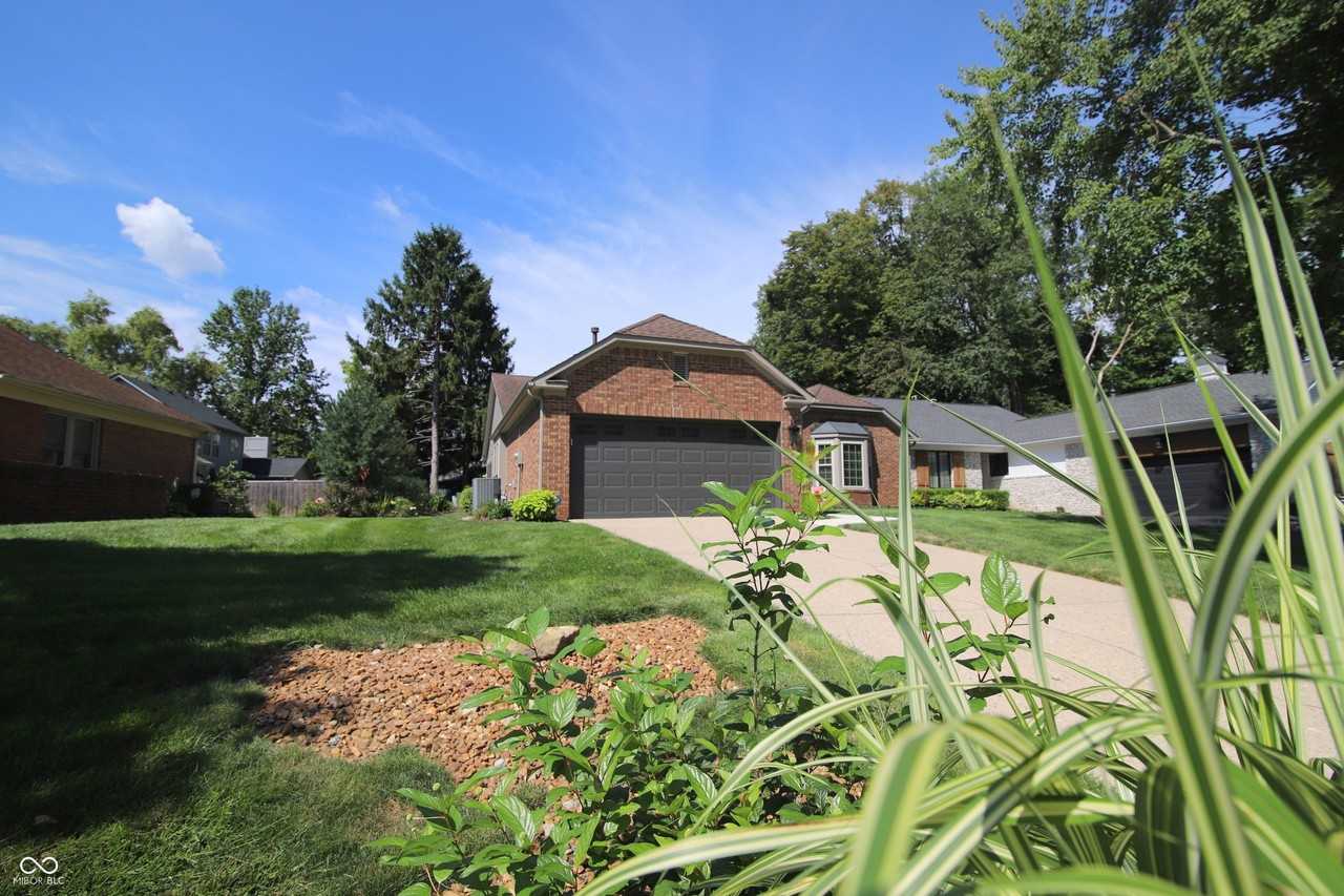 730 High Dr - Photo 3 of 43
