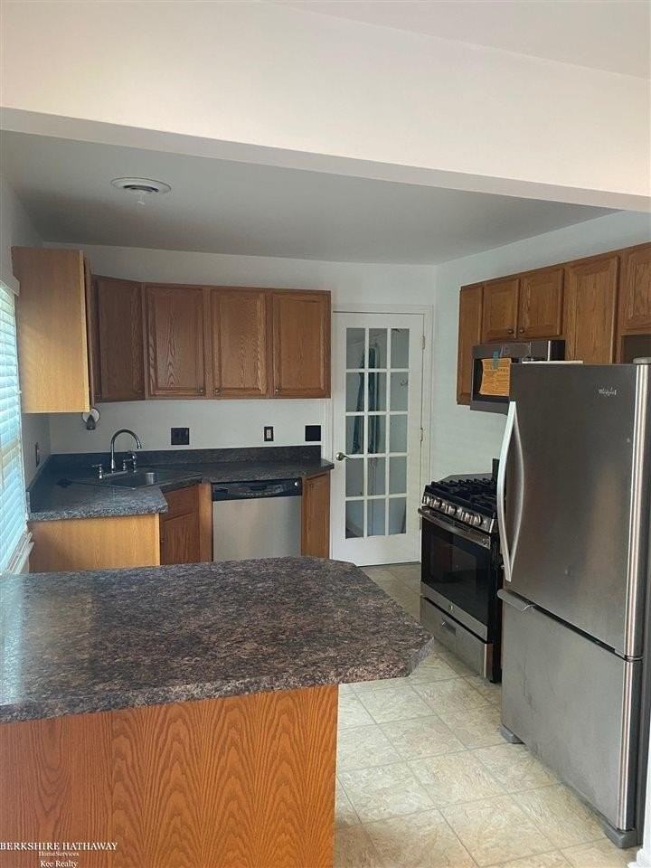 20859 Hampton Rd - Photo 2 of 11