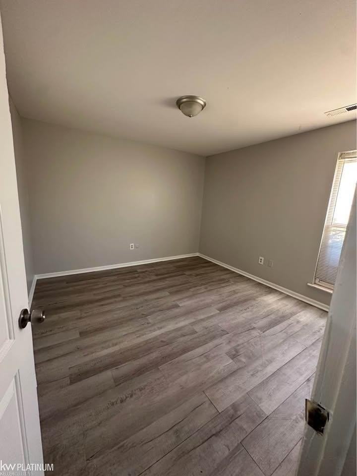 Raleigh Dr - Photo 6 of 7