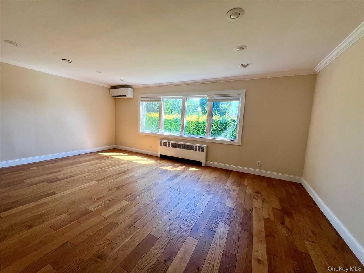 541 E Park Ave #1stFL - Photo 5 of 19