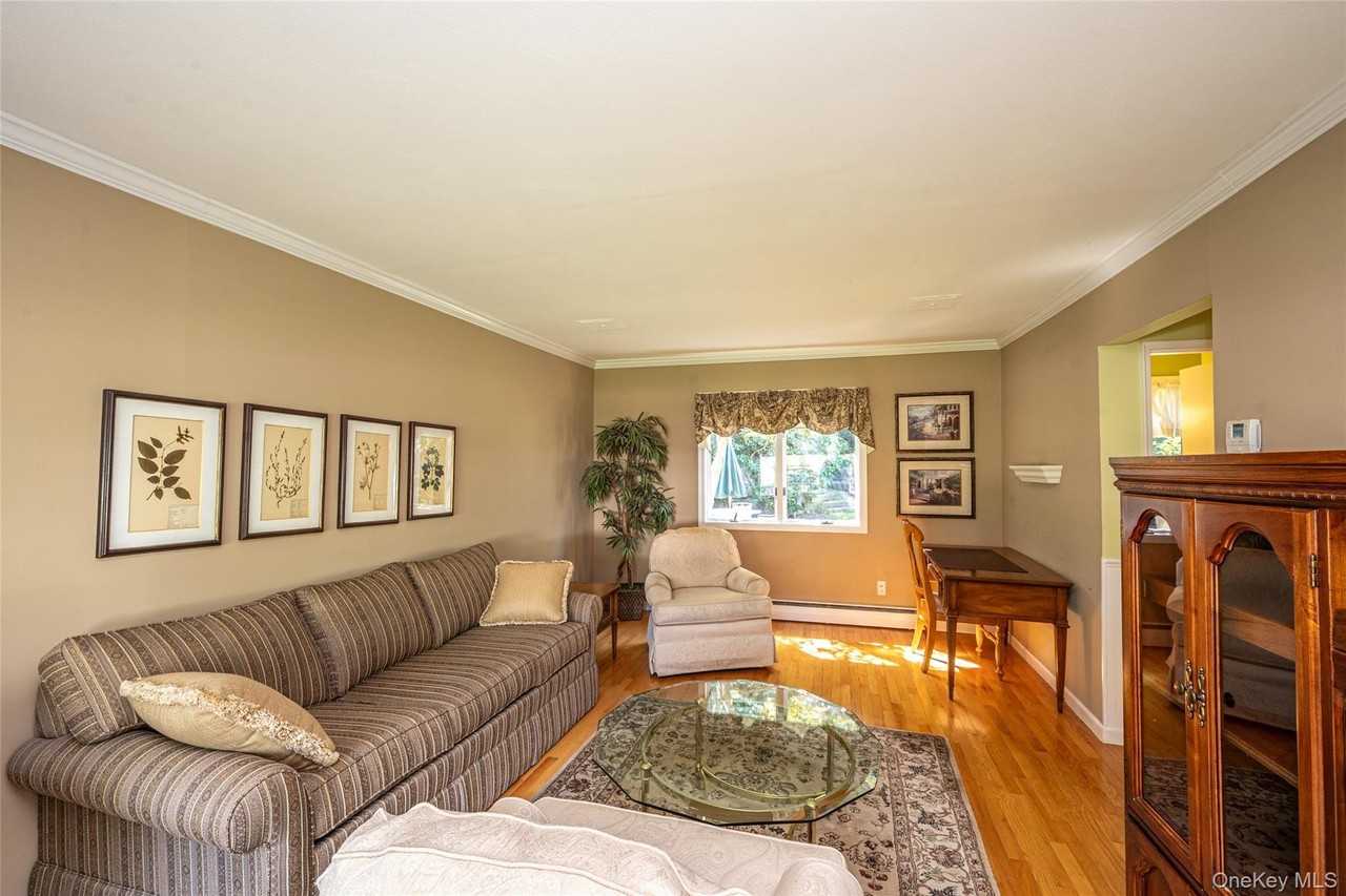 40 Somerset Dr - Photo 3 of 24