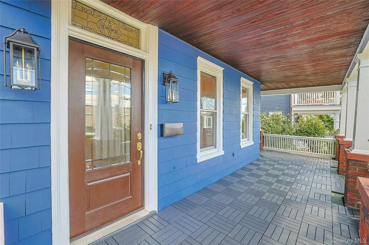 28 Burd St - Photo 4 of 35