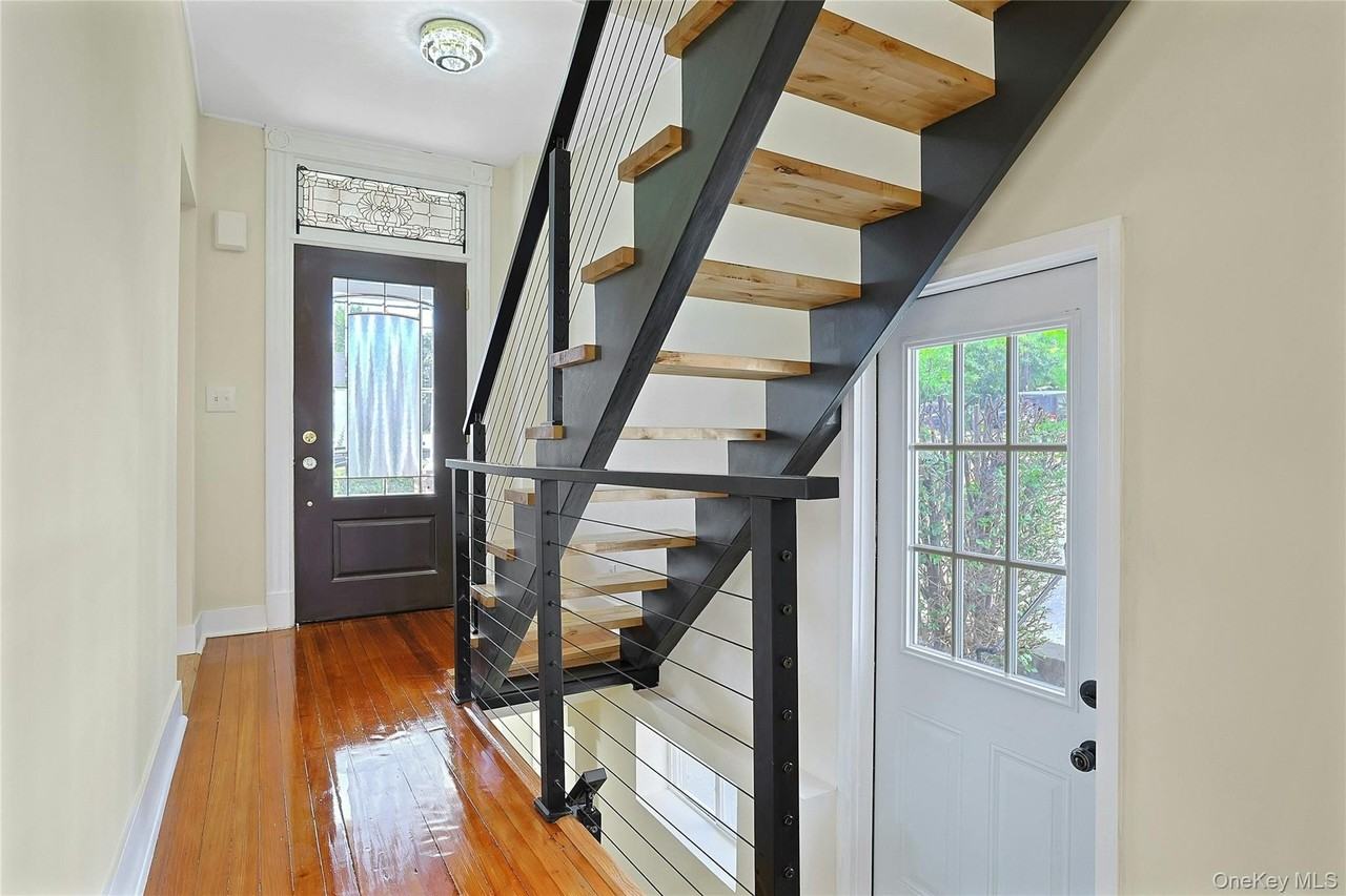 28 Burd St - Photo 5 of 35