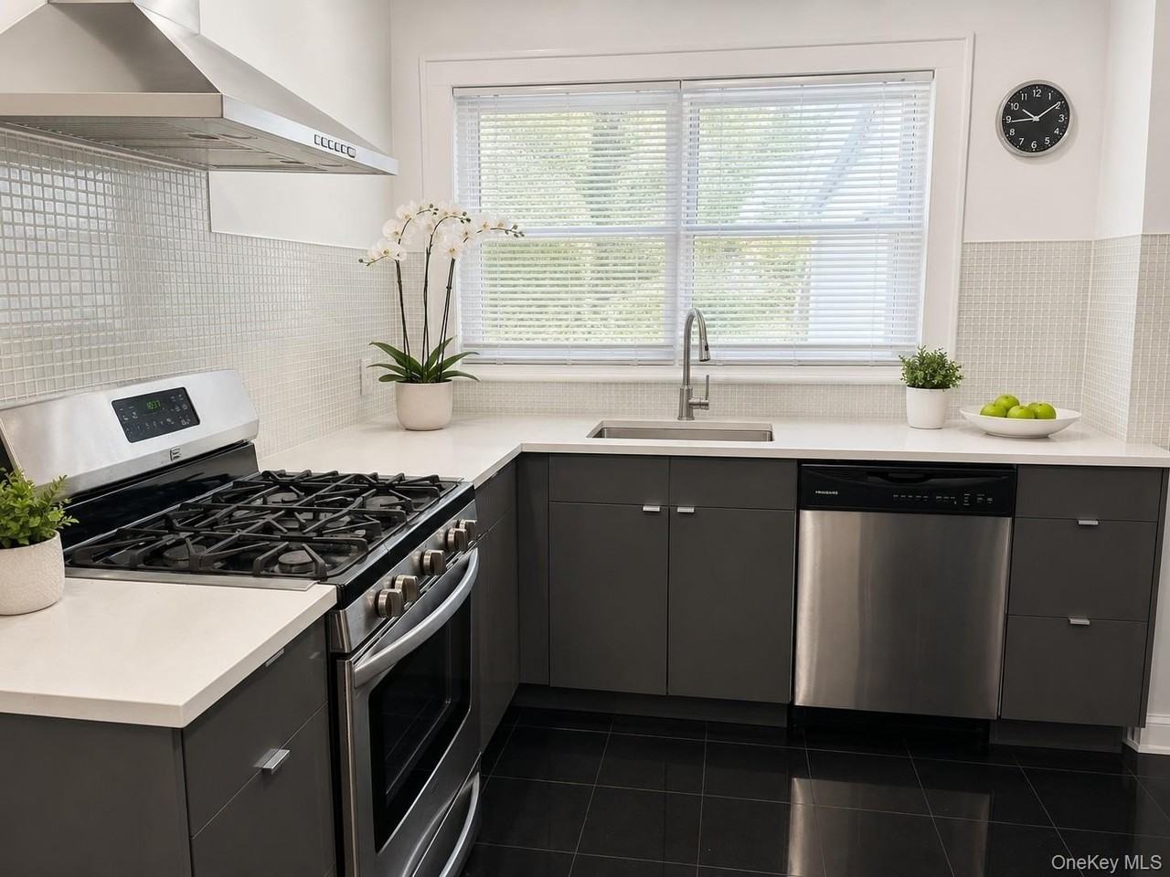 2841 Tilrose Ave - Photo 5 of 6
