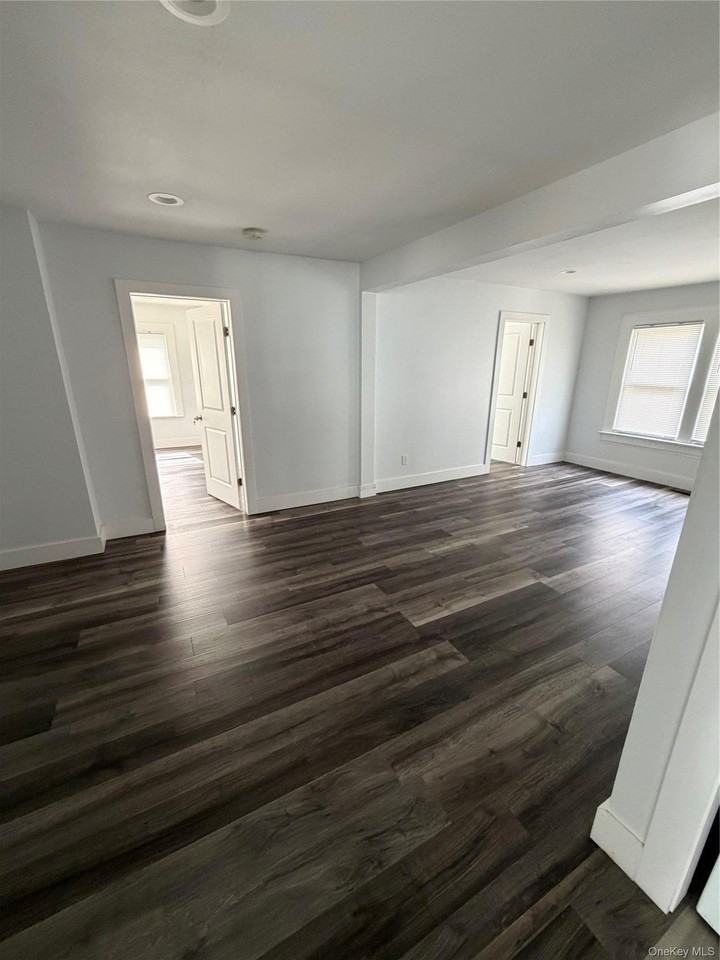91 River Ave - Photo 7 of 13