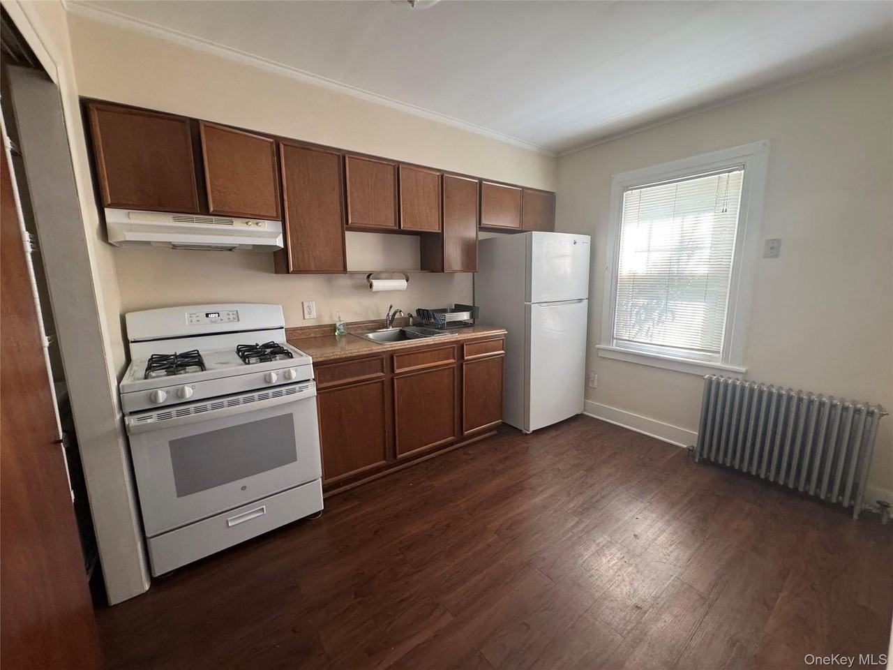 65 Lenox Ave - Photo 5 of 7