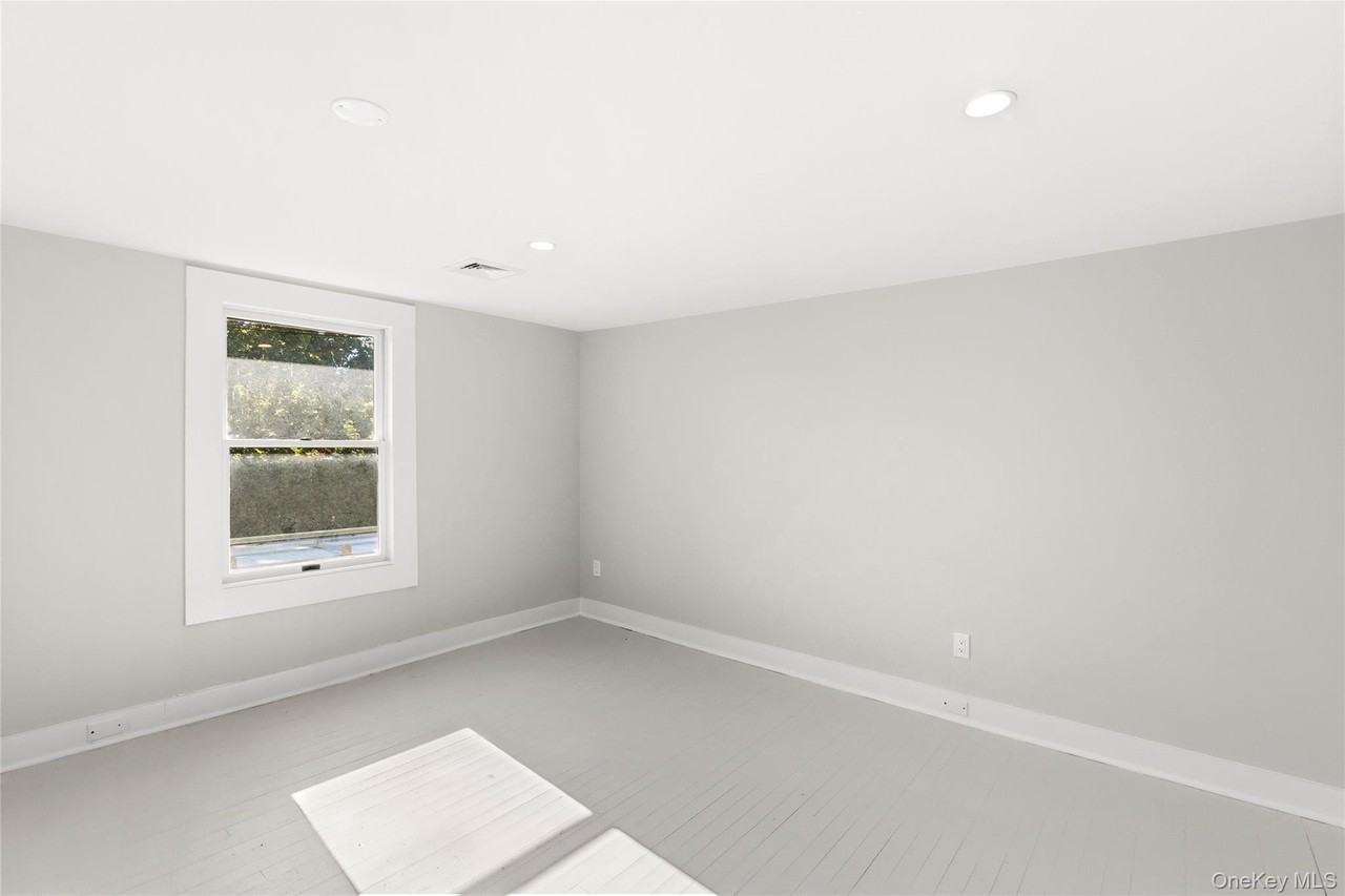 162 Mill Rd #1 - Photo 7 of 10