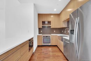 4260 Crescent St #8C - Photo 1 of 1